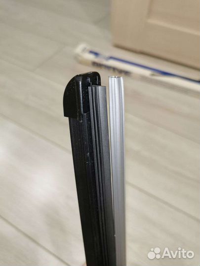 Щётка стеклоочистителя бескаркасная 700mm