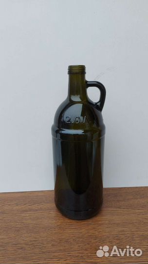 Бутылка стеклянная с ручкой 2 литра с