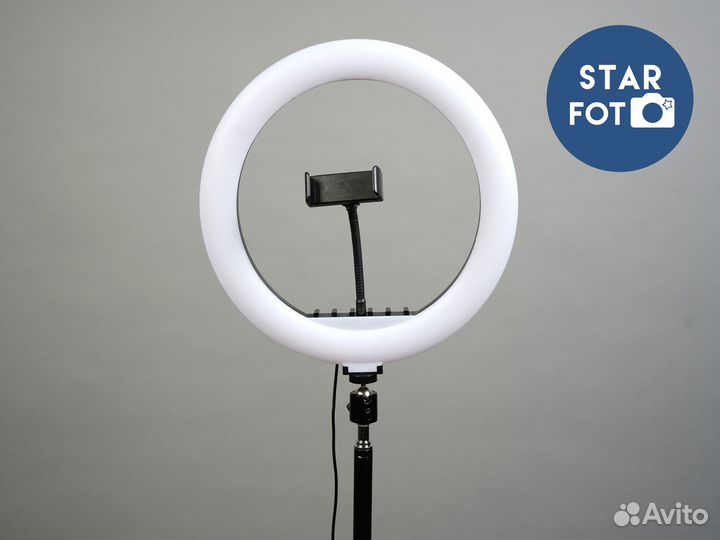 Кольцевая лампа для салона красоты