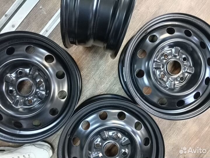 Диски R15 на Nissan almera N16 4x114.3