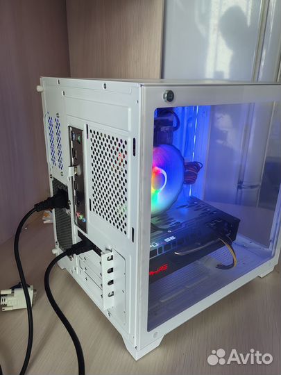 Core i7 (Xeon) / 32GB озу; RX580 ; SSD