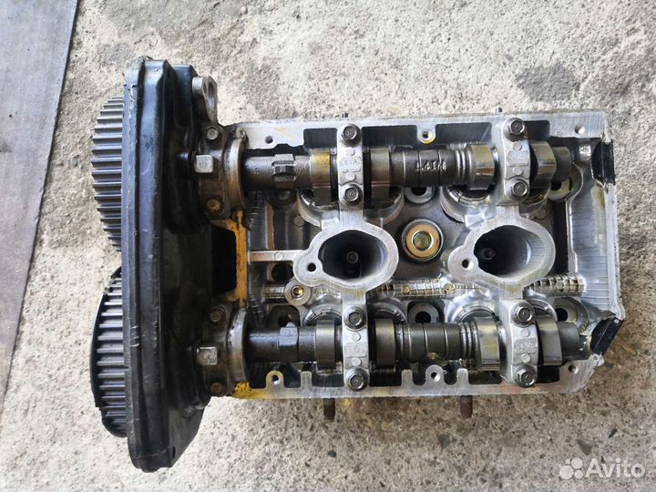 Головка блока левая Subaru Legacy Outback (B12)