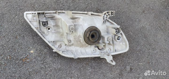 Фары Toyota Corolla 2002 NZE120