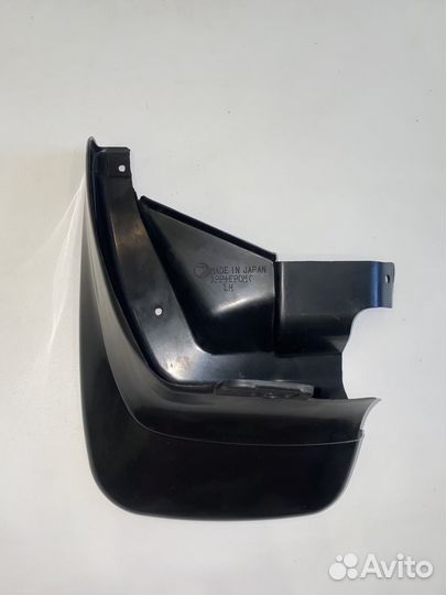 Брызговик задний левый Subaru Forester SG