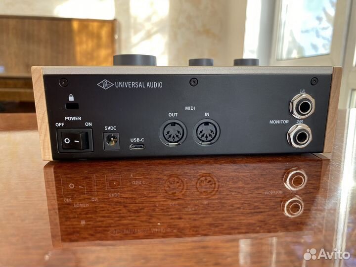 Universal audio Volt 276