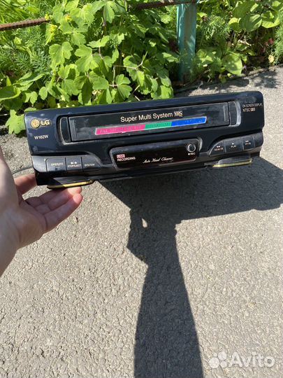 Видеомагнитофон