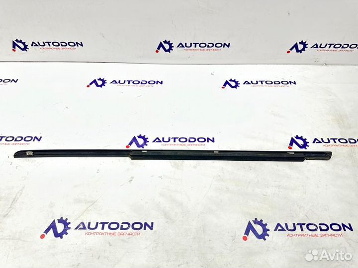 Молдинг стекла задний правый Mercedes E-Class W211