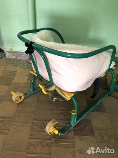 Детские санки с мягкой меховой сидушкой