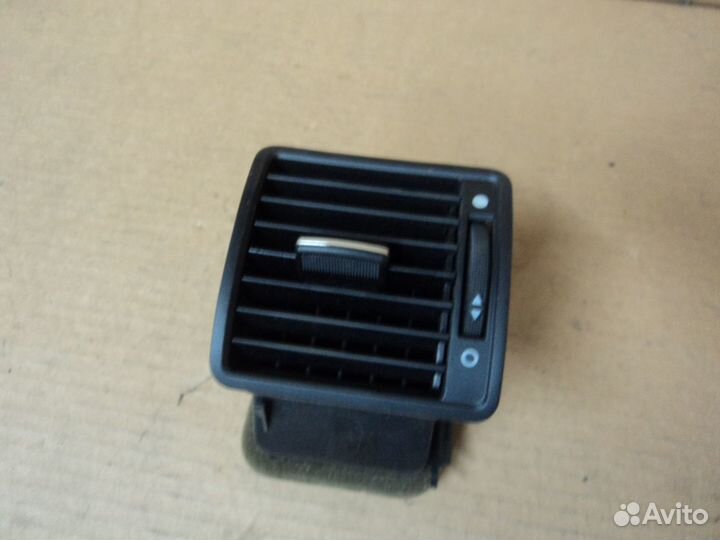 Дефлектор боковой нижний Audi A8 D2