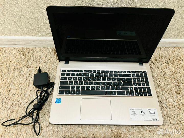 Свежий Asus /4-х ядер/geforce820/SSD/15.6