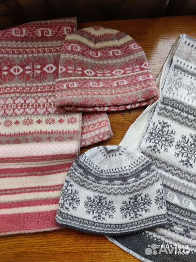 Головные уборы женские зимние