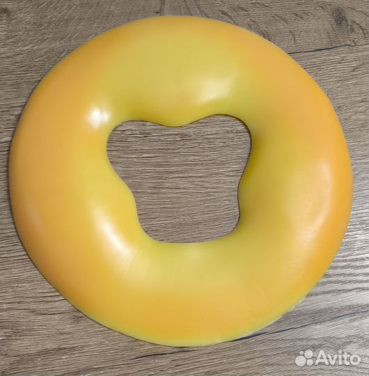 Силиконовая подушка для лица на массажном столе