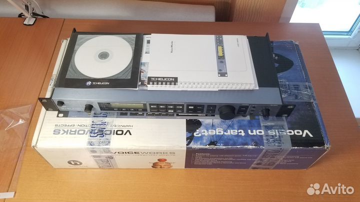 Процессор эффектов TC helicon VoiceWorks