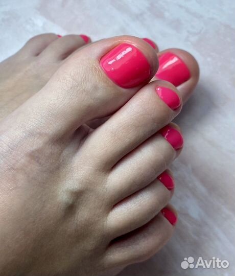 Маникюр и педикюр