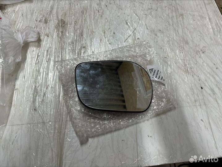 Правый зеркальный элемент Chery
