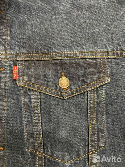 Джинсовая куртка levis