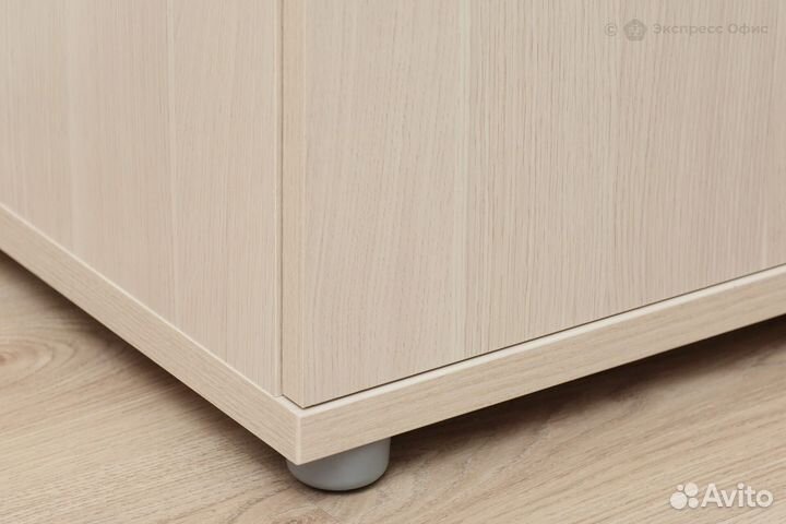 Шкаф для документов со стеклом в алюминиевом профи