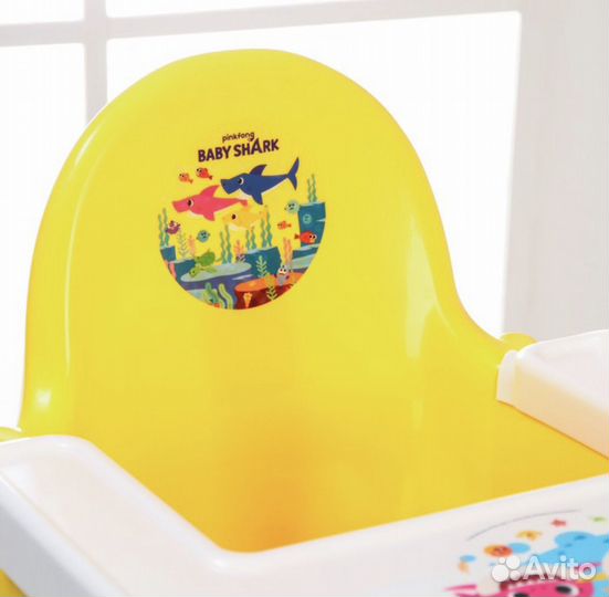 Стульчик для кормления Baby Shark's Big Show