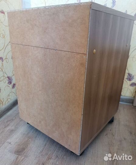 Тумба прикроватная выкатная