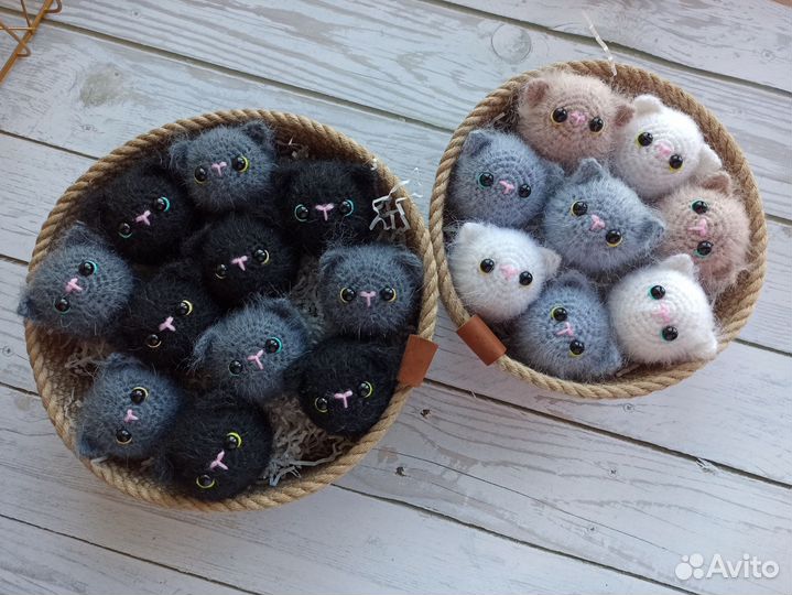 Котенок брелок ручной работы