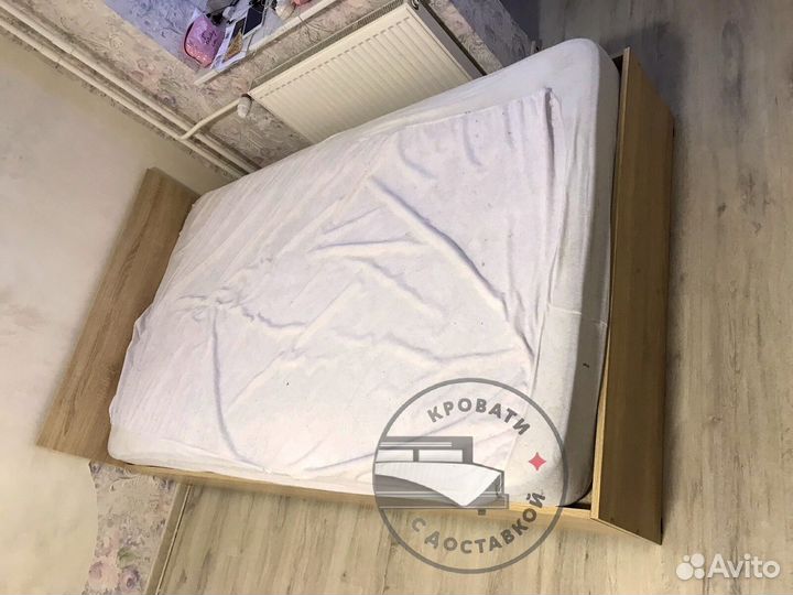 Кровать полутороспальная с ящиками и матрасом