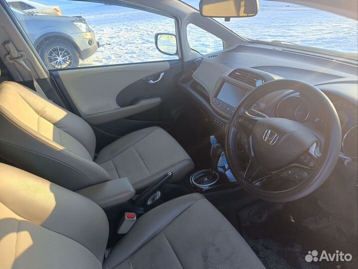 Honda Fit Shuttle 1.3 CVT, 2011, 116 000 км