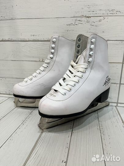 Коньки фигурные, женские, 35 размер