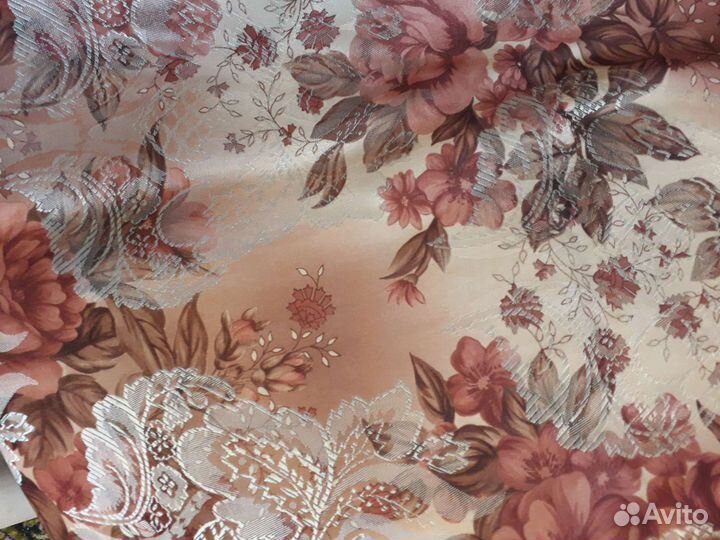 Шторы в идеалном состоянии,хамелион