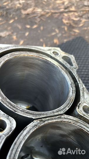 Блок цилиндров VQ35DE