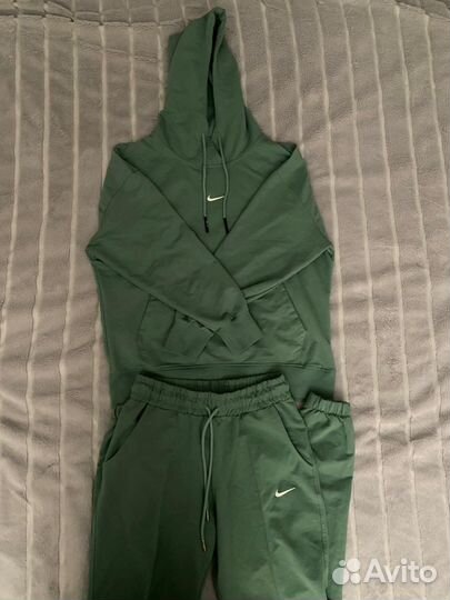 Спортивный костюм женский