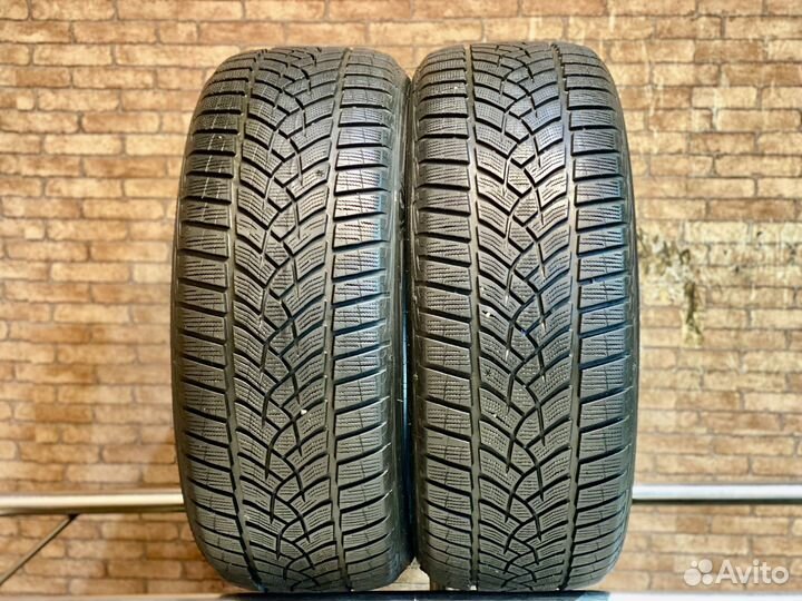Goodyear UltraGrip Performance Gen-1 245/45 R20