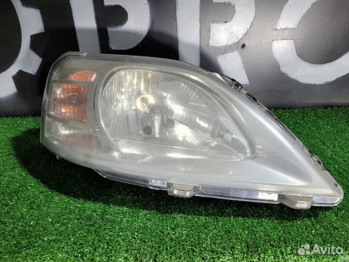 Фара правая на Лада Ларгус 1