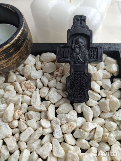 Крест нательный с Богородицей