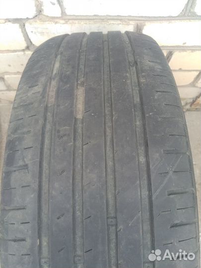 Kumho Ecsta HS51 215/60 R16