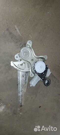 Стеклоподьемник зад прав для Toyota Camry v50 2.5