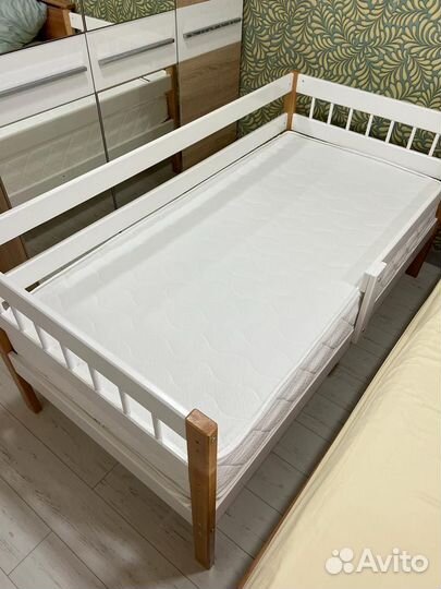 Кровать детская и матрас