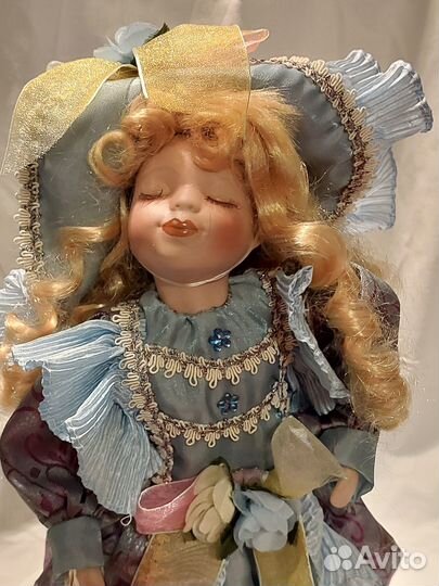 Куклы фарфоровые