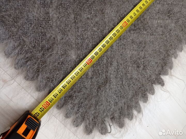 Пуховые шали, носки и варежки