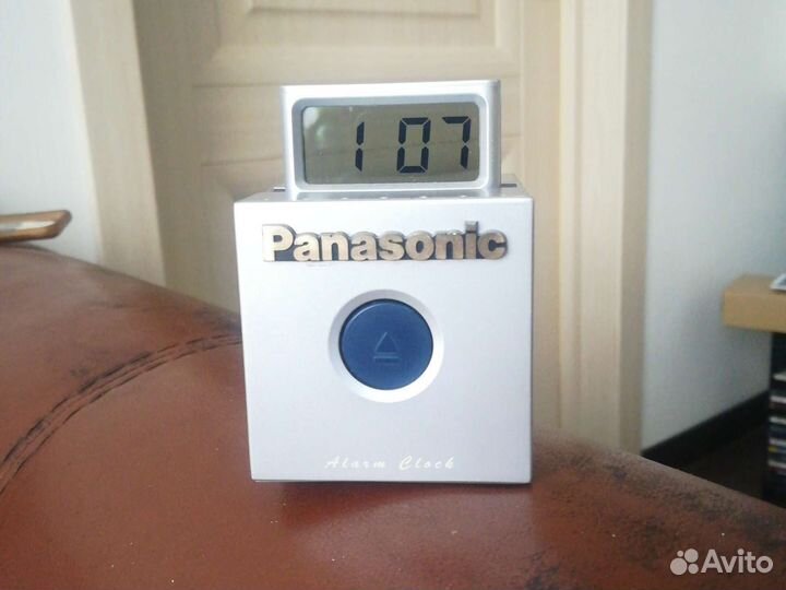 Электронные часы подарочные