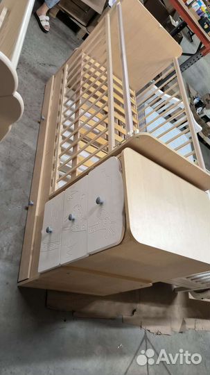 Детская кроватка