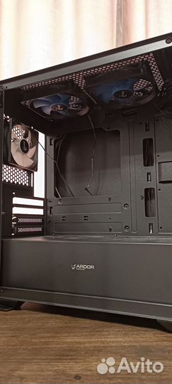 Корпус для компьютера с 5 вертушками