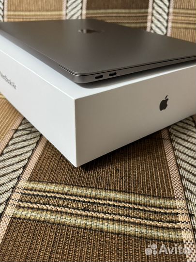 MacBook Air M1 512GB комплект