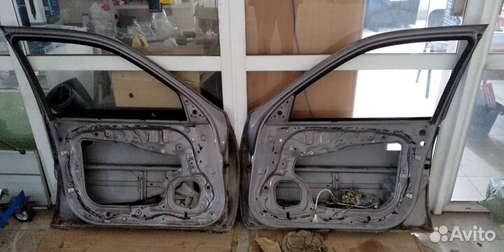 Двери от Toyota Camry XV10 левая и правая передние