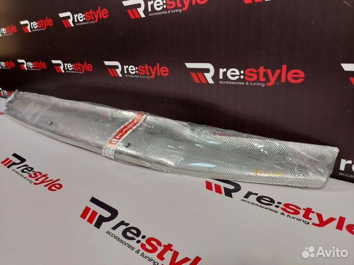 Дефлектор капота Toyota Land Cruiser 100 519 Y2450