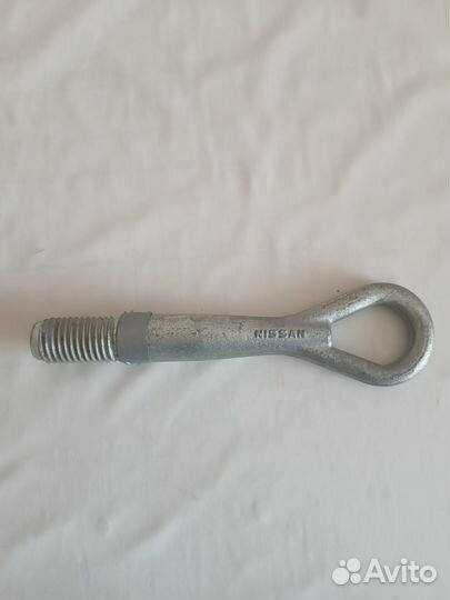 Крюк буксировочный Nissan