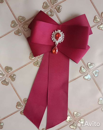Брошь галстук