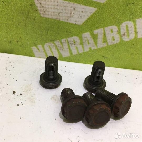 Болт маховика Киа Серато