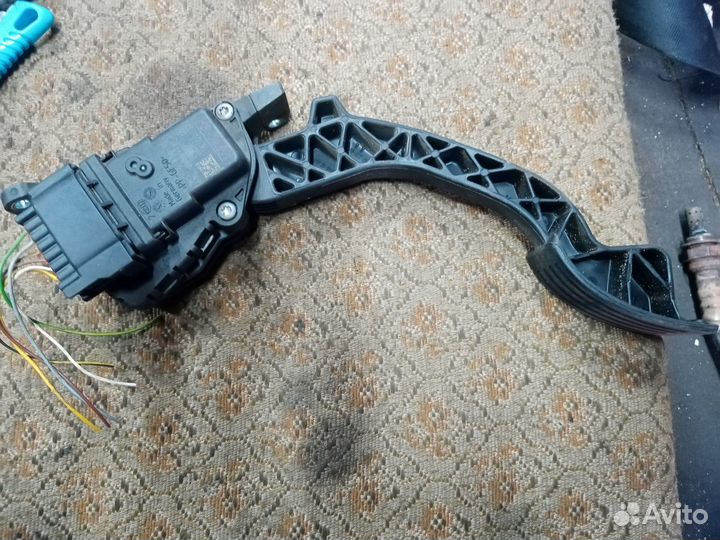 Педаль газа на Форд Ц-Макс 2005г