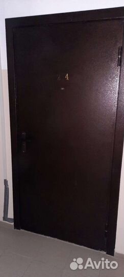 Дверь входная металлическая б/у
