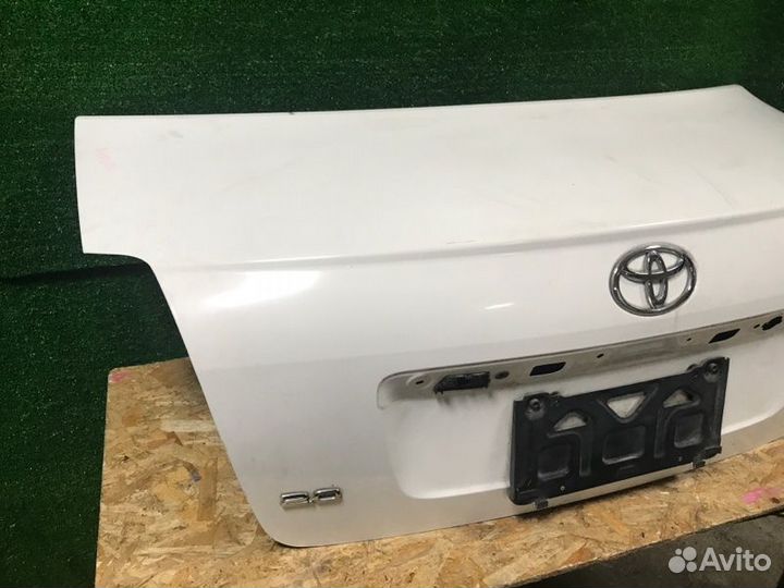 Крышка багажника Toyota Avensis AZT250 1AZ-FSE